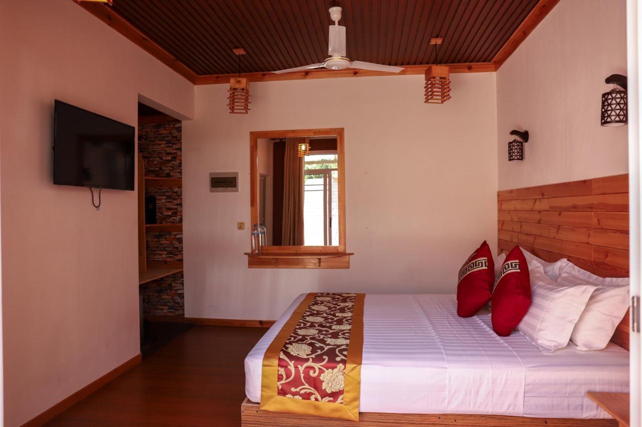 New Breeze Thoddoo Inn Exteriör bild