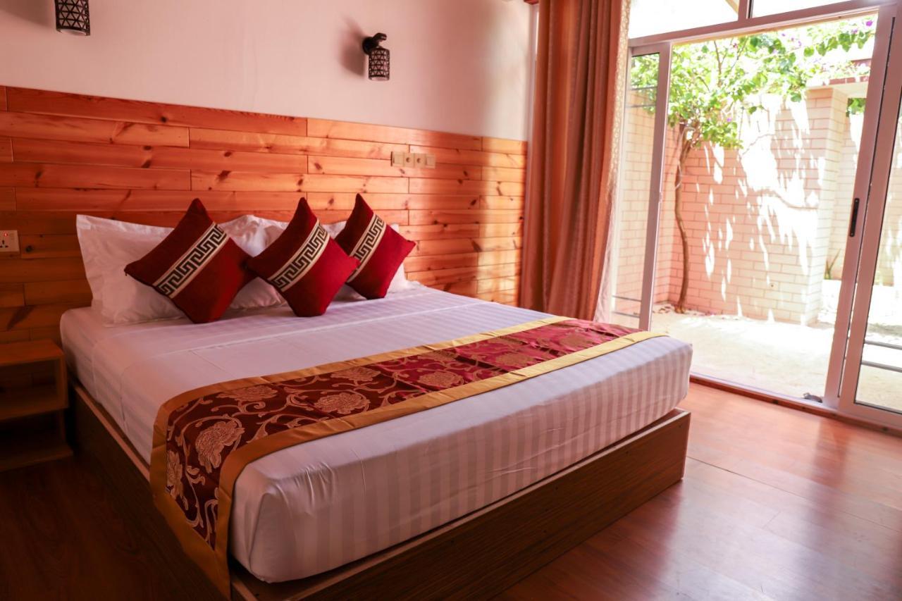 New Breeze Thoddoo Inn Exteriör bild